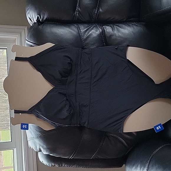 One piece LaVie en Rose bathing suit - Picture 1 of 2